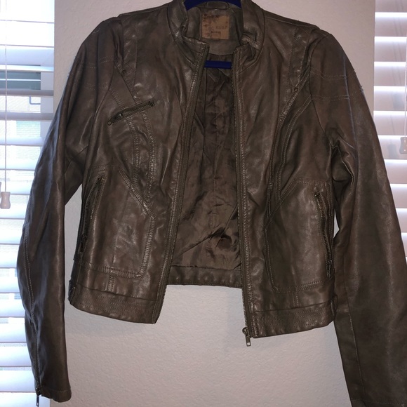 Leather jacket - Picture 3 of 4